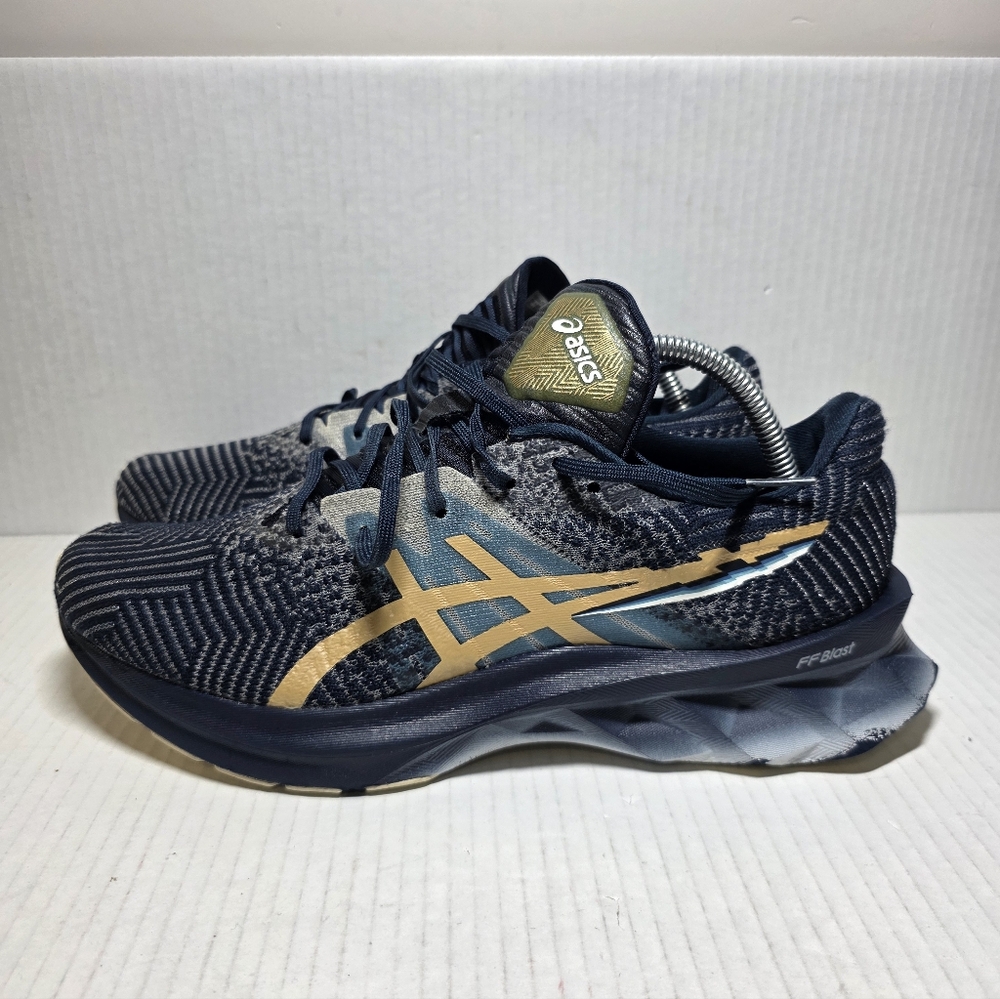 ASICS WOMEN'S NOVABLAST Lightweight Running Shoes  Sizes, 10.5
